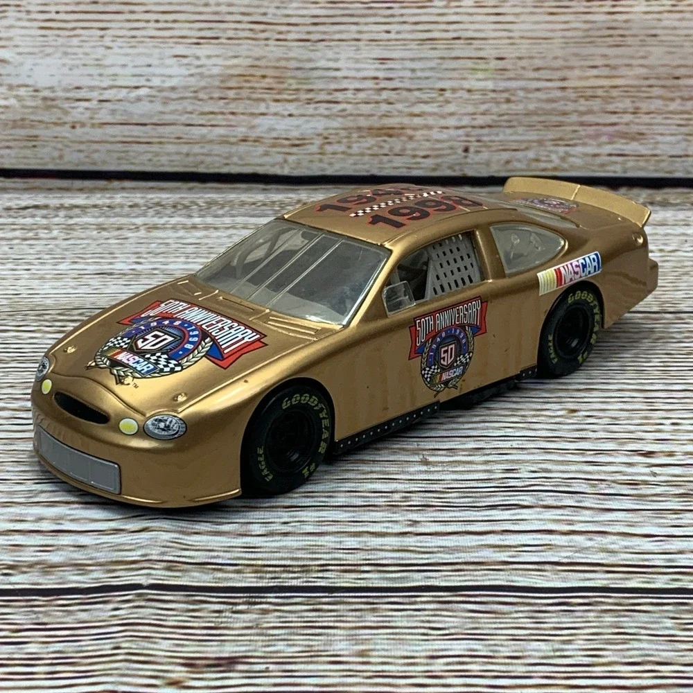 1948-1998‎ NASCAR 1:24 50th Anniversary Gold Racing Car Diecast Toy Vehicle